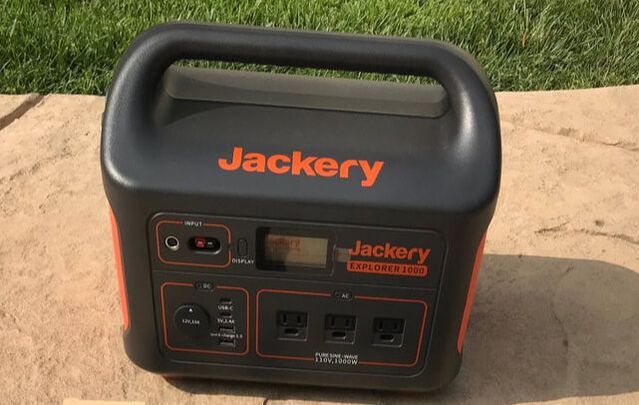 Review of the Jackery 1000Wh Solar Generator